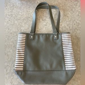 Thirty-one tote in Olive Pebble